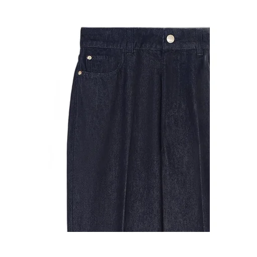 High-Waisted Jeans