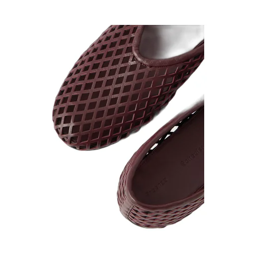 Tee Perforated Leather Ballet Flats