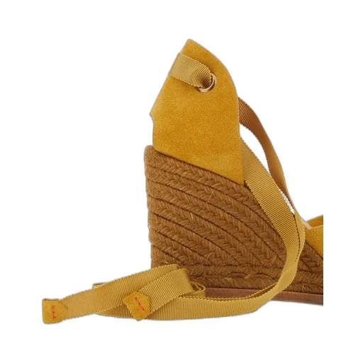 CastaÑEr Strapped Pumps