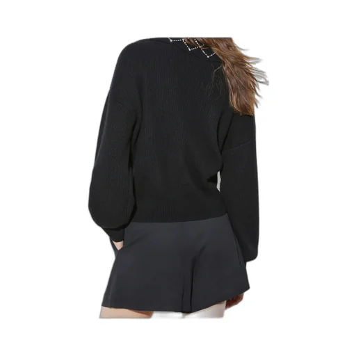 Long-Sleeved Knitwear