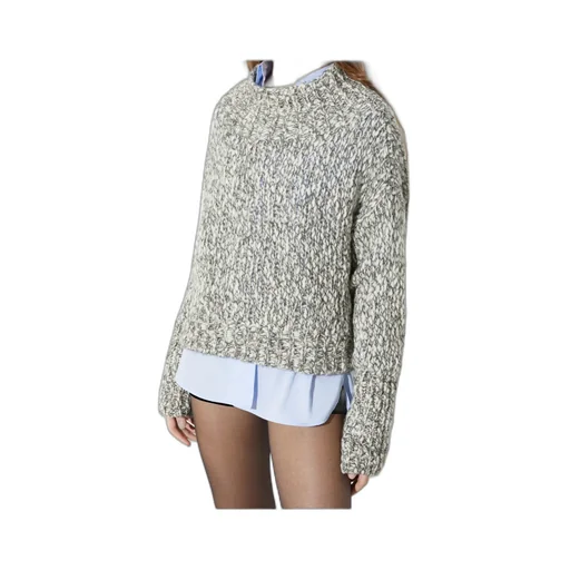 Long-Sleeved Knitwear