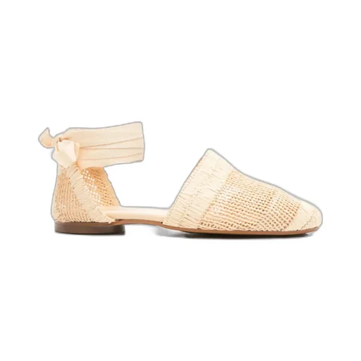 Round-Toed Straw Sandals
