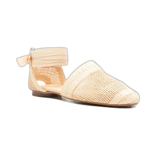 Round-Toed Straw Sandals