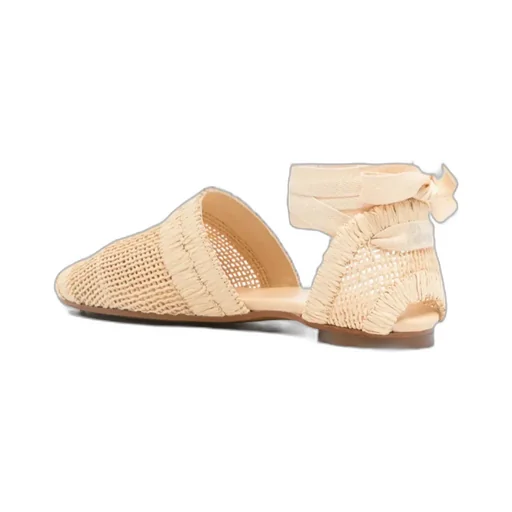 Round-Toed Straw Sandals