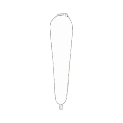 Teardrop-Shaped Pendant Necklace