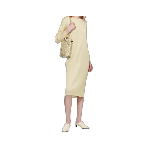 Wring One-Tone Drawstring Shoulder Bag