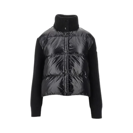 Long-Sleeved Knitwear