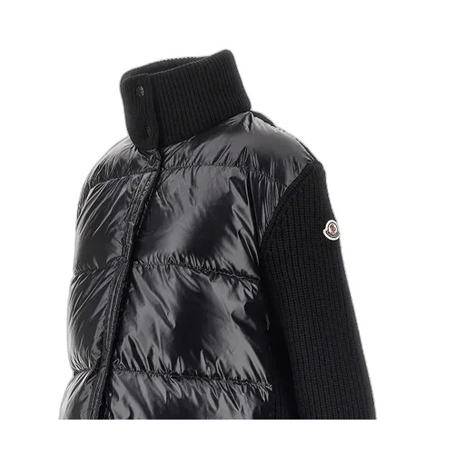 Long-Sleeved Knitwear