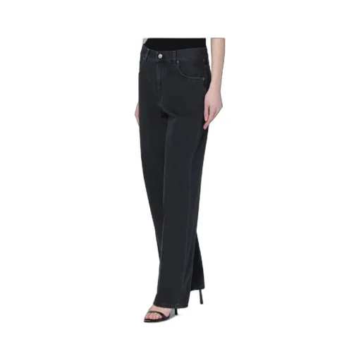 Wide-Leg Jeans