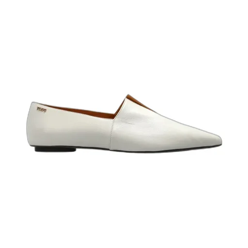 Pointed-Toe Pumps