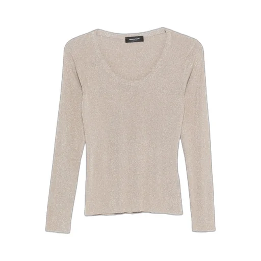 Scoop-Neck Long-Sleeve Top