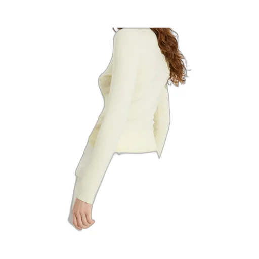 Long-Sleeved Knitwear