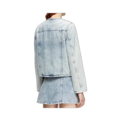 Button-Fastening Denim Jacket