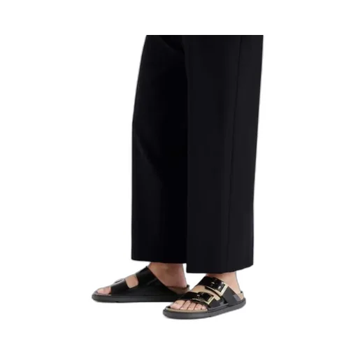 Arizona Buckle-Fastening Sandals