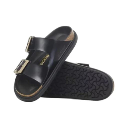 Arizona Buckle-Fastening Sandals