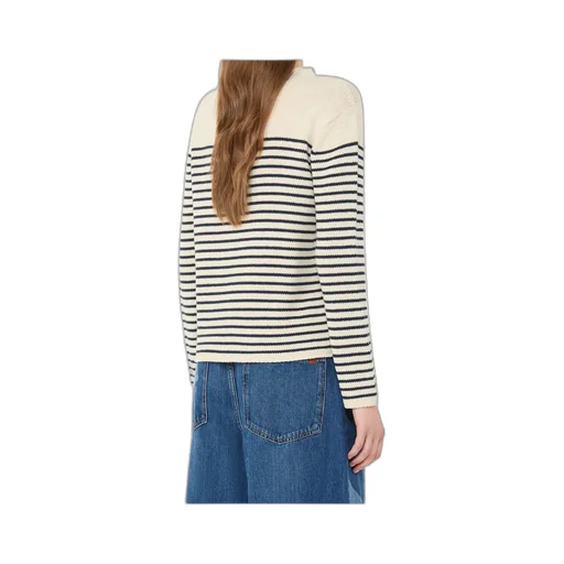 Long-Sleeved Knitwear