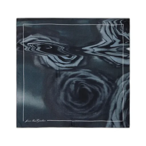 Printed Blurry Roses Scarf