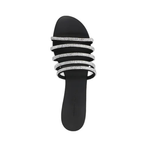 Open-Toed Flat-Bottomed Sandals