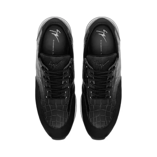 Low-Cut Casual Sneakers