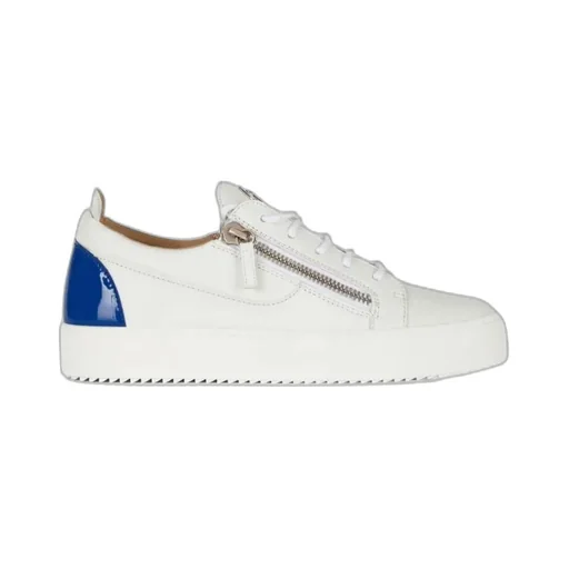 Logo Sneakers