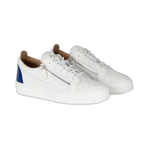 Logo Sneakers