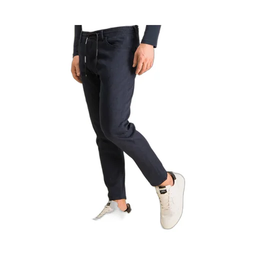 Pocket Design Tapered Jeans