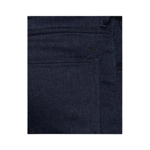 Pocket Design Tapered Jeans