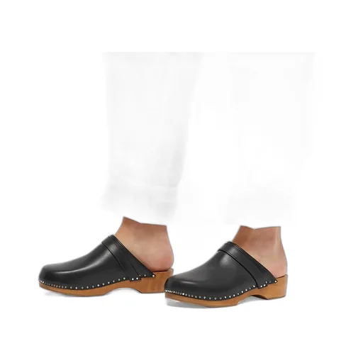 Thalie Round Toe Clogs