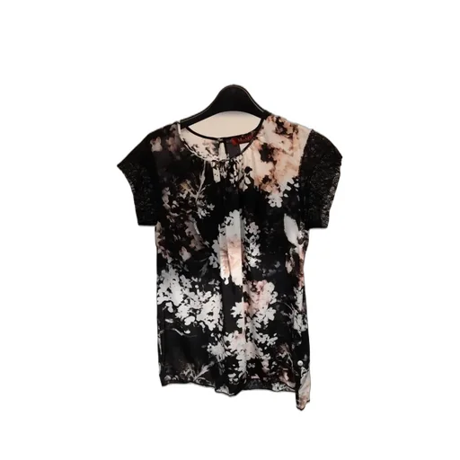 Short-Sleeved Blouse