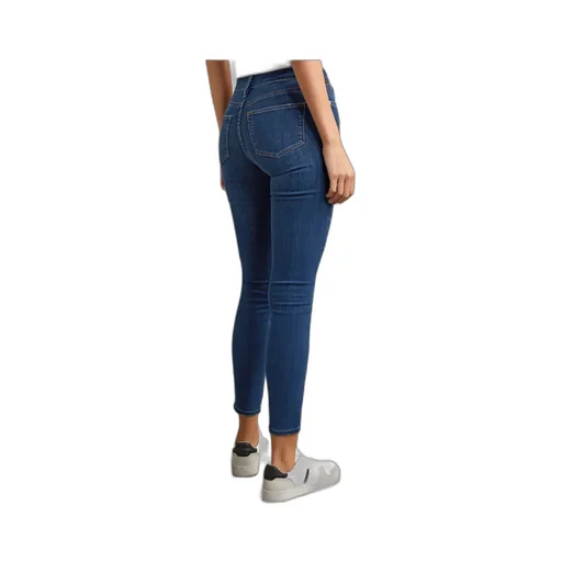 Belt-Loop Jeans