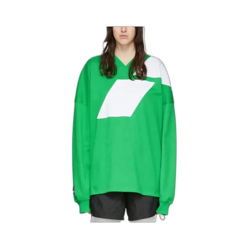 V-Neck Long-Sleeved T-Shirt