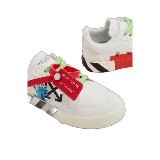 Logo Details Casual Sneakers
