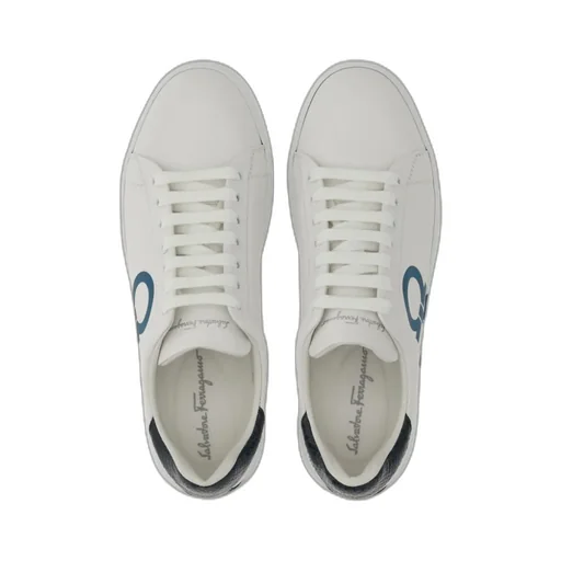 Low-Top Sports Shoes