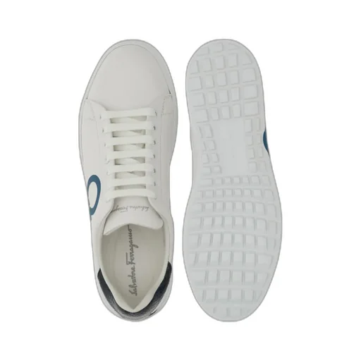 Low-Top Sports Shoes