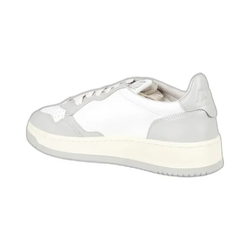 Low-Cut Skate Shoes