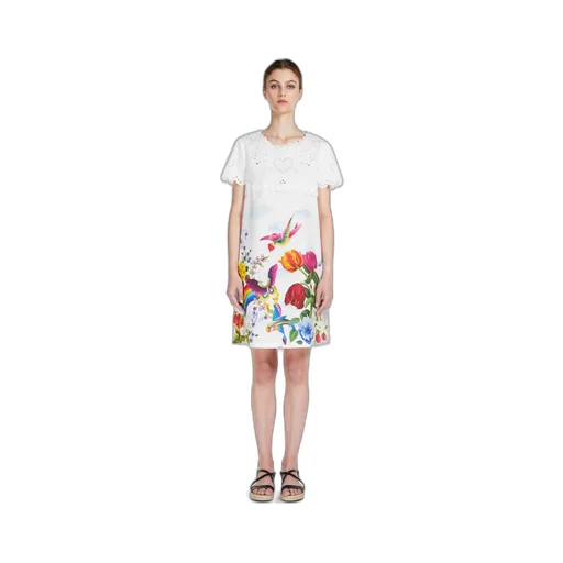 A Short Round-Neck Straight Dress
