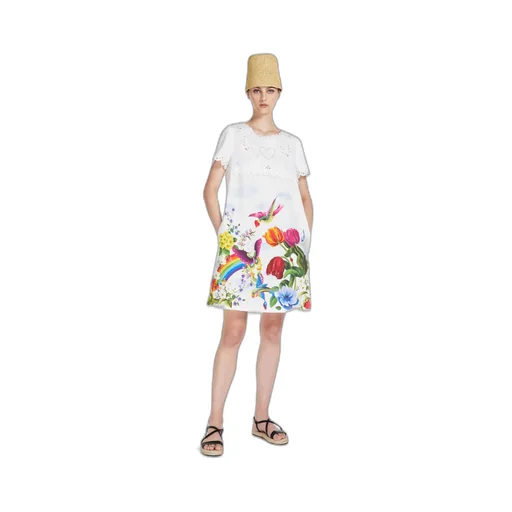 A Short Round-Neck Straight Dress