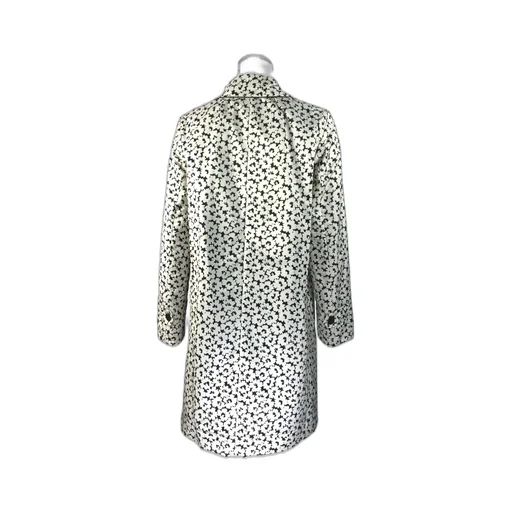 Long-Sleeved Windbreaker