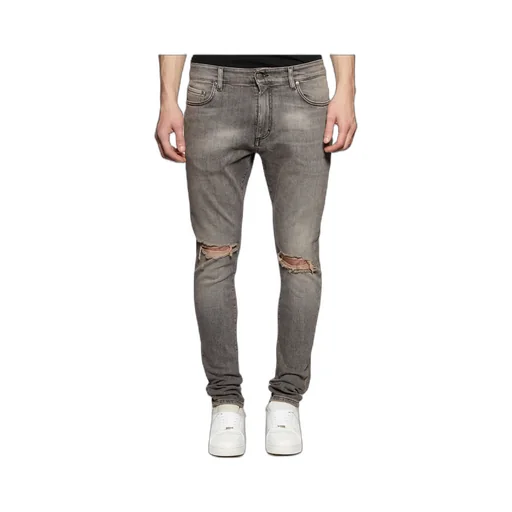 Ripped Jeans