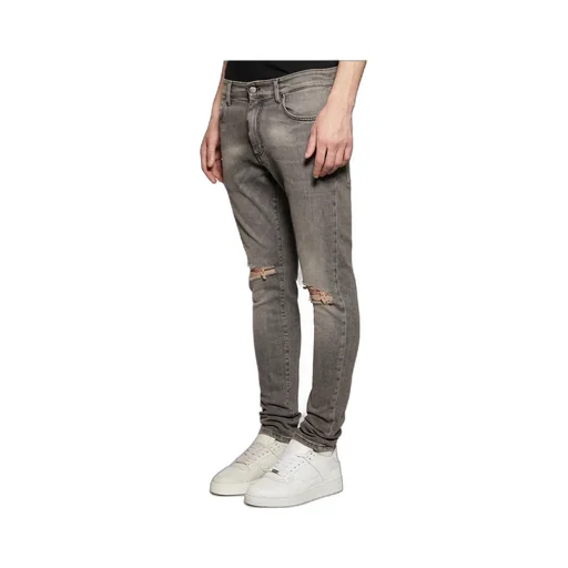 Ripped Jeans