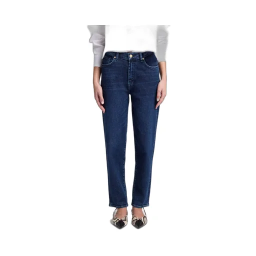 Belt-Loop Jeans