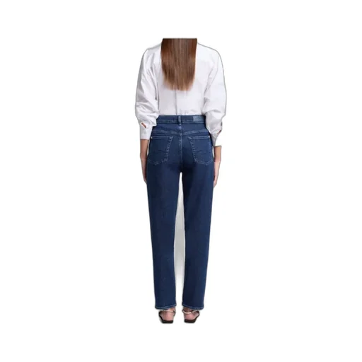 Belt-Loop Jeans