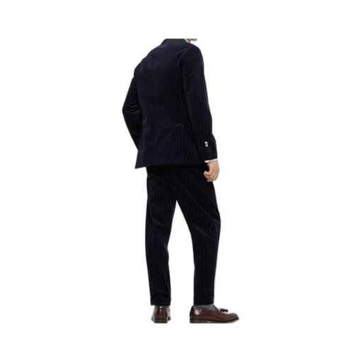 Long-Sleeved Suit