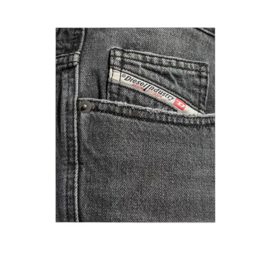 2001 D-Macro Straight-Leg Jeans