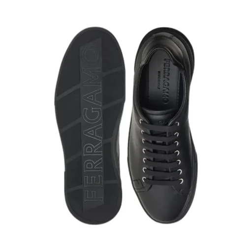 Low-Top Trainers
