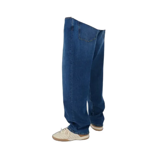 Belt-Loop Jeans