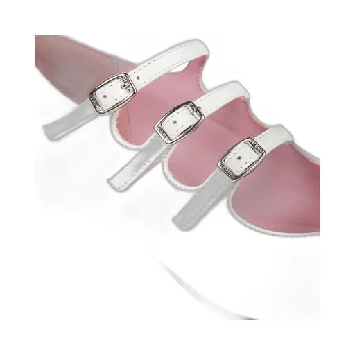 Buckle Flats