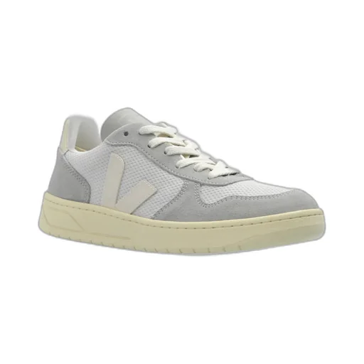 Veja V10 Panelled Low-Top Sneakers