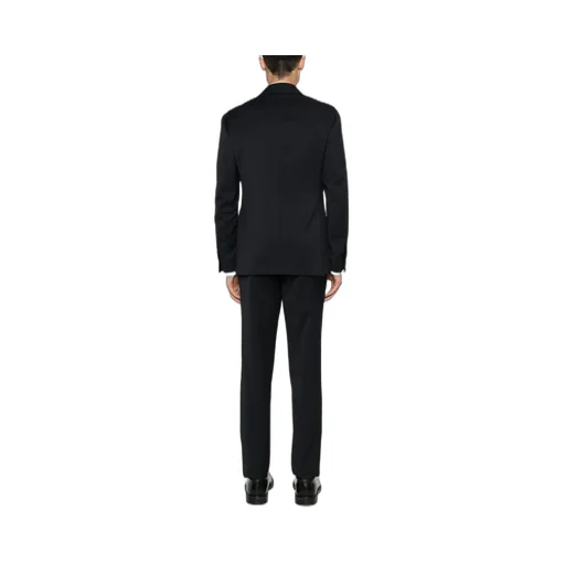 Long-Sleeved Suit