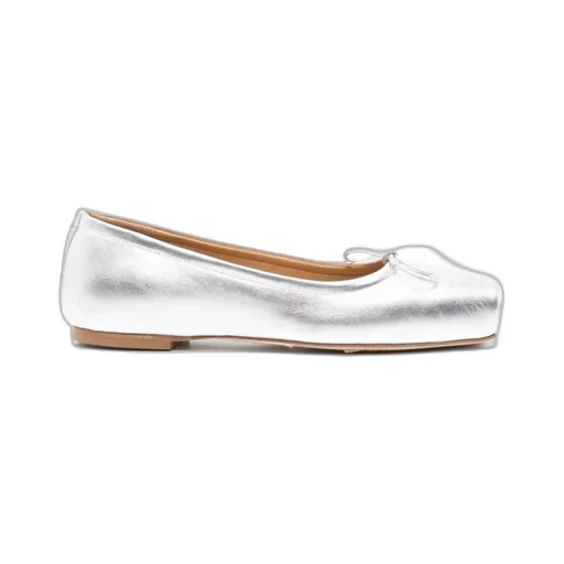 Square-Toed Ballet Shoes